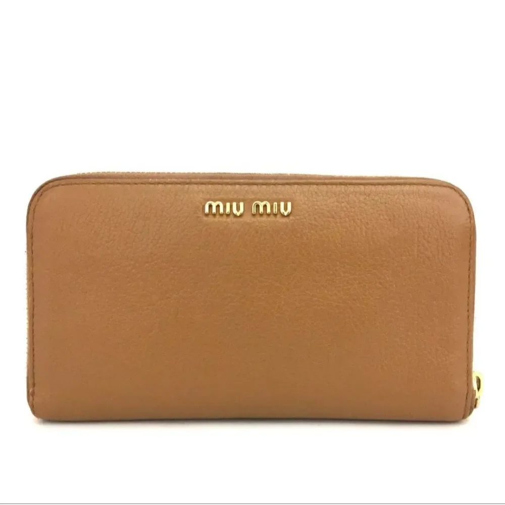 Authentic MIU MIU Ribbon Leather Zip Long Wallet/S2257. 194